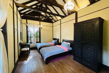 WITH CHALET| TOP OF HILL Agriculture Land, Beranang, Semenyih For Sale