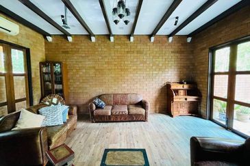 WITH CHALET| TOP OF HILL Agriculture Land, Beranang, Semenyih For Sale