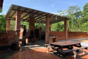 WITH CHALET| TOP OF HILL Agriculture Land, Beranang, Semenyih For Sale