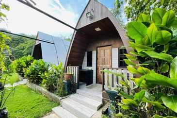 WITH CHALET| TOP OF HILL Agriculture Land, Beranang, Semenyih For Sale