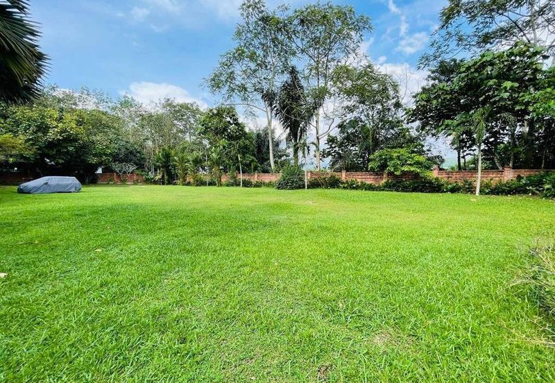 WITH CHALET| TOP OF HILL Agriculture Land, Beranang, Semenyih For Sale