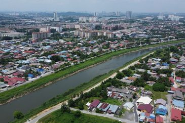 [FRONTING LDP] Commercial Potential Development Land Batu 13, Puchong For Sale