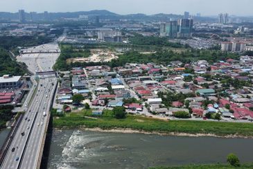 [FRONTING LDP] Commercial Potential Development Land Batu 13, Puchong For Sale