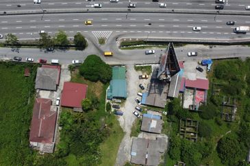 [FRONTING LDP] Commercial Potential Development Land Batu 13, Puchong For Sale