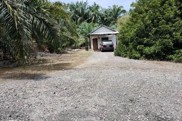 Jalan Bukit Cherakah