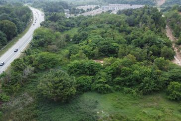 Jalan Bukit Cherakah