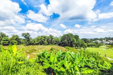 KGSAAS Golf Club, Seksyen 13