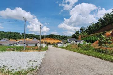 [FRONTING MAIN ROAD] Residential Potential Development Land Kampung Limau Manis, Kajang For Sale