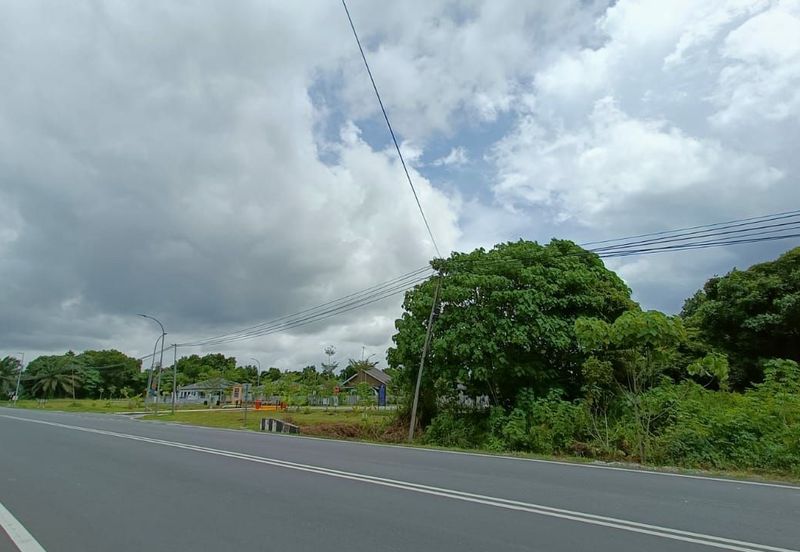 [FRONTING MAIN ROAD] Residential Potential Development Land Jenjarom For Sale