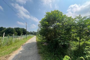 Taman Desa Jenderam Hilir