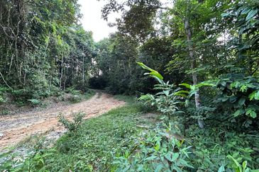 [NEXT TO RIVER] Resort Potential Development Land Pantai, Seremban For Sale