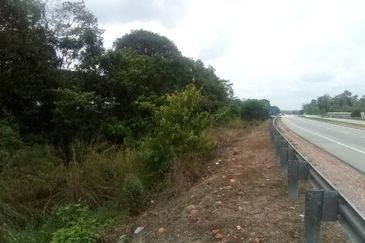 [FRONTING MAIN ROAD] Industrial Development Land Segamat, Johor For Sale