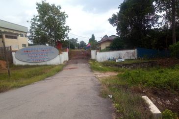 [FRONTING MAIN ROAD] Industrial Development Land Segamat, Johor For Sale