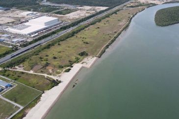 [FRONTING HIGHWAY] Industrial Development Land Costa Lagenda Industrial Park, Pulau Indah For Sale