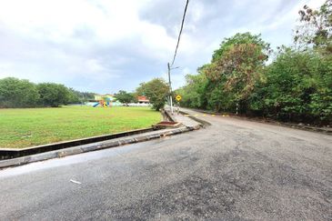 TAMAN MELUR, BERUAS
