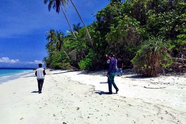 Beachfront Land, Pulau Lang Tengah, Terengganu For Sale