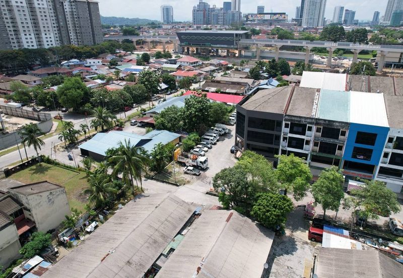 Kampung Sungai Kayu Ara