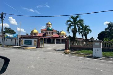 Residential Potential Development Land Sesapan Batu Kelubi 1, Beranang For Sale