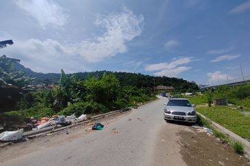 [FACING MAIN ROAD] Commercial Potential Development Land MRR2, Gombak For Sale