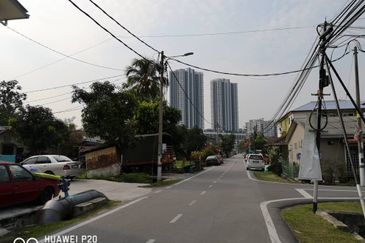 Bungalow Land Kampung Klang Gates Baharu, Kuala Lumpur For Sale