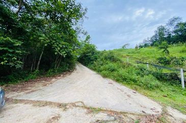 [FRONTING HIGHWAY] Agriculture Land Kampung Sungai Buah, Dengkil For Sale