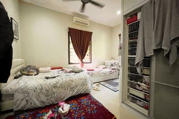 [BESIDE MAIN ROAD] Agriculture Land with 2 Storey Bungalow at Batu 15, Hulu Langat For Sale