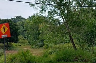 Jalan Bukit Cherakah