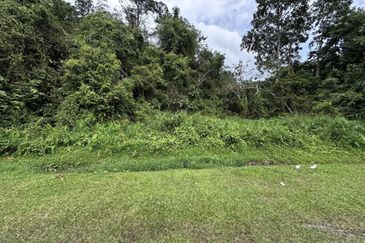 [FRONTAGE MAIN ROAD] Residential Potential Development Land Pantai, Seremban For Sale