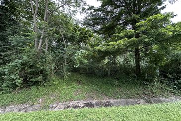 [FRONTAGE MAIN ROAD] Residential Potential Development Land Pantai, Seremban For Sale