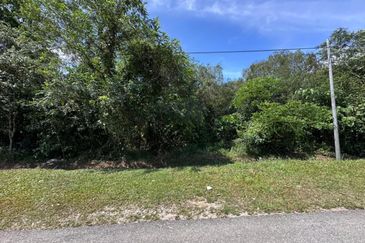 [FRONTAGE MAIN ROAD] Building Land Pajam, Negeri Sembilan For Sale