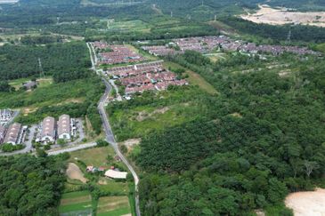 Residential Potential Development Land Jalan Salak Vista, Sepang For Sale