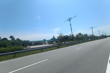 Kampung Sabak Aur, Muar, Commercial Potential Development Land For Sale