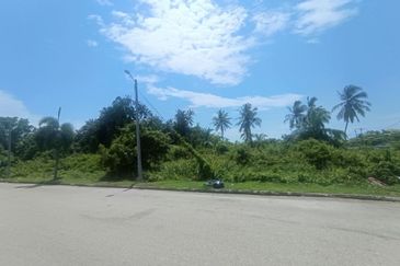Kampung Sabak Aur, Muar, Commercial Potential Development Land For Sale