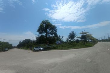 Kampung Sabak Aur, Muar, Commercial Potential Development Land For Sale