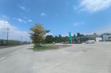 Kampung Sabak Aur, Muar, Commercial Potential Development Land For Sale