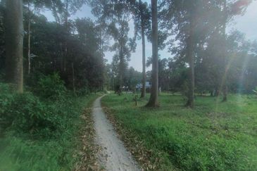 Kampung Cheh, Changkat Jering, Potential Retreat House Land For Sale