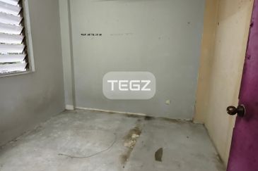 Bukit Tinggi Flat Klang 2nd Floor Good Condition Must View