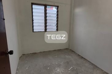 Bukit Tinggi Flat Klang 2nd Floor Good Condition Must View