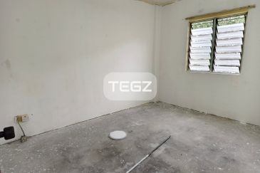 Bukit Tinggi Flat Klang 2nd Floor Good Condition Must View