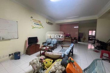 Bukit Tinggi 2 Klang 2 Storey House 22x75 partially Furnished