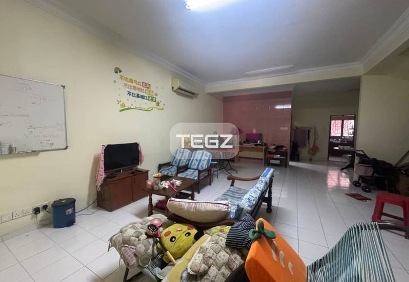 Bukit Tinggi 2 Klang 2 Storey House 22x75 partially Furnished