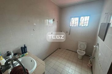 Bukit Tinggi 2 Klang 2 Storey House 22x75 partially Furnished