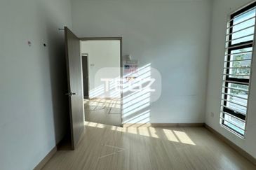 Bukit Raja Klang 2 Storey Corner House 2970sqft Good Condition