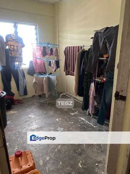 Bukit Tinggi Flat Klang 650sqft Top Floor Good Condition Full Loan, Selangor, Klang