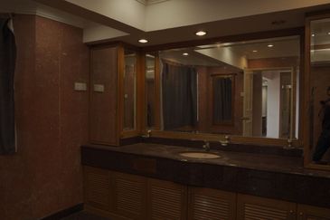 C H E A P 2 Storey Bungalow House @ Bangsar