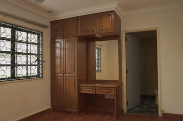 C H E A P 2 Storey Bungalow House @ Bangsar