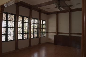 C H E A P 2 Storey Bungalow House @ Bangsar