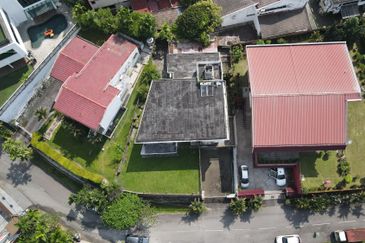 C H E A P 2 Sty Bungalow @ Bangsar 