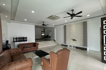 C H E A P 2 Storey C O R N E R Bungalow House renovated