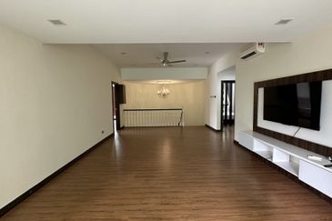 C H E A P 2 Storey C O R N E R Bungalow House renovated